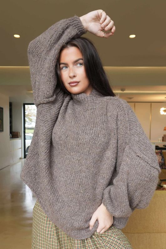 Big Softie Funnel Grunge Knit Mocha /3=